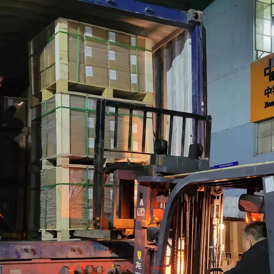 Carregar a la nit és permetre als clients rebre els productes desitjats el mé...