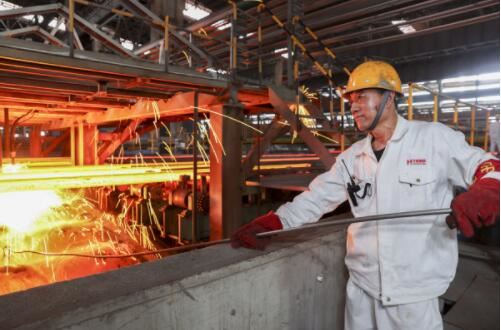 La producció d'acer cru de la Xina 2022 es veu relliscada, diu l'informe