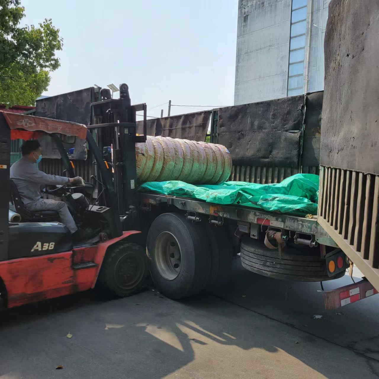 El client prepara i transporta la mercaderia
